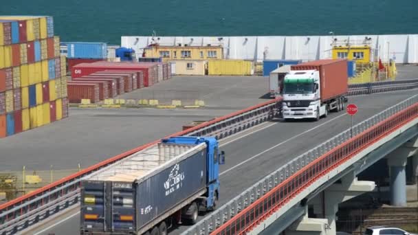 Ipari Kikötő Odessa Városban Ukrajna Május 2019 Teherautók Mennek Ipari — Stock videók