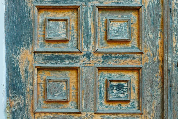 Vintage-Holztür und alte weiße Wand als Hintergrund — Stockfoto