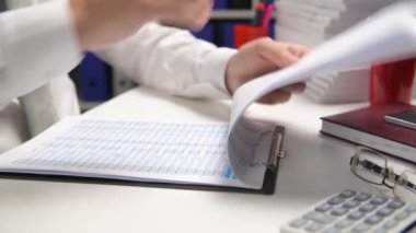 iş, ofis, düz, kırmızı, beyaz, evrak, rapor, istatistik, veri, bilgi, muhasebe, üst, görünüm, okuma, yazma, hesaplama, finans, grafik, sayı, tablo, elektronik tablo, profesyonel, uzman, çalışma alanı, işyeri, eğitim, belge, grafik,