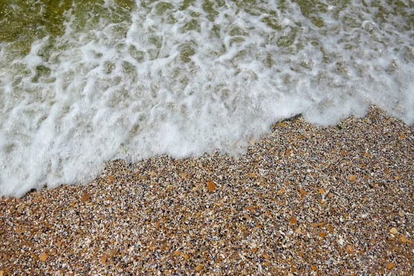 Plaża morska, fala i piasek-piękny letni krajobraz i podróże — Zdjęcie stockowe