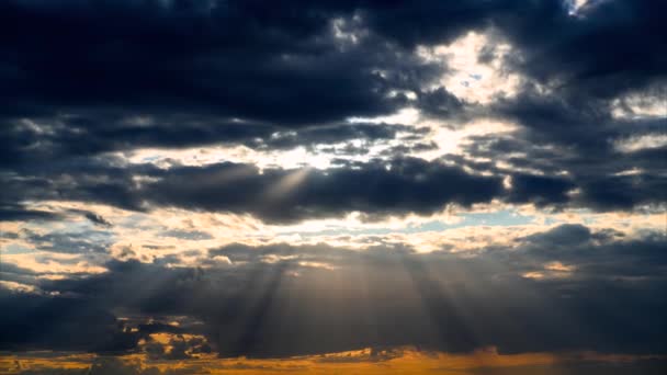 Hermoso Lapso Tiempo Puesta Del Sol Cielo Oscuro Con Nubes — Vídeos de Stock