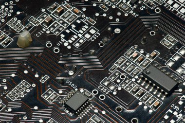 basılı devre kartı ve mikroçip, ya da Cpu kapanışı - dijital ekipman için elektronik bileşen, elektrik bilgisayar devrelerinin geliştirilmesi konsepti