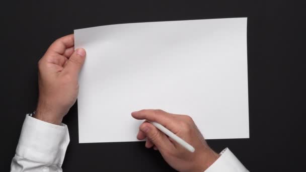 Vue Haut Une Feuille Papier Vierge Des Mains Homme Affaires — Video