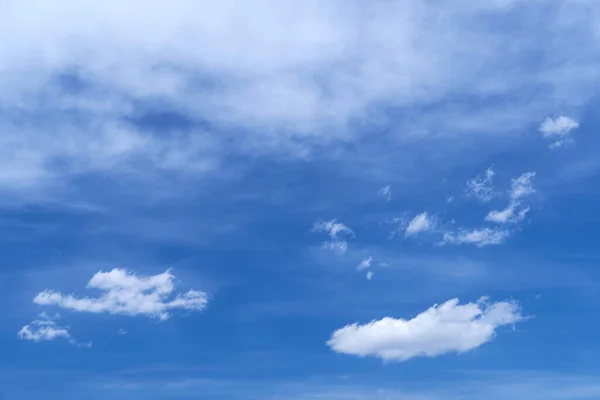 Bright Beautiful Blue Sky Soft Clouds Bright Sunny Day — Stock Photo, Image