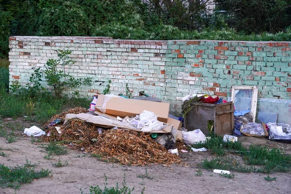 垃圾和污染多的荒地 — 图库照片