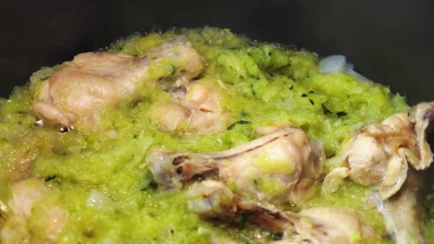 Cocinar Carne Aves Corral Con Verduras Ver Cerca Detalle Comida — Vídeos de Stock