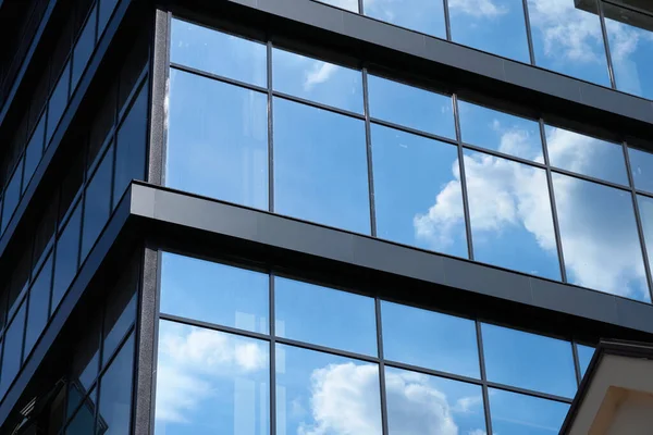 Facade Modern Building Bright Sunny Day Blue Sky Clouds Reflecting — Stock Photo, Image