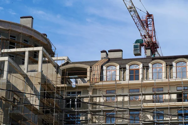 Edificio Moderno Construcción Paredes Enlucidas Andamios Grúa Construcción — Foto de Stock