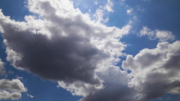 Timelapse Van Een Heldere Lucht Gedurende Dag Mooie Wolken Als — Stockvideo