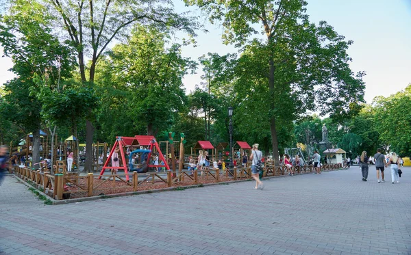 Odessa Ucrania Agosto 2020 Parque Infantil Ciudad Parque Plaza Catedral —  Fotos de Stock