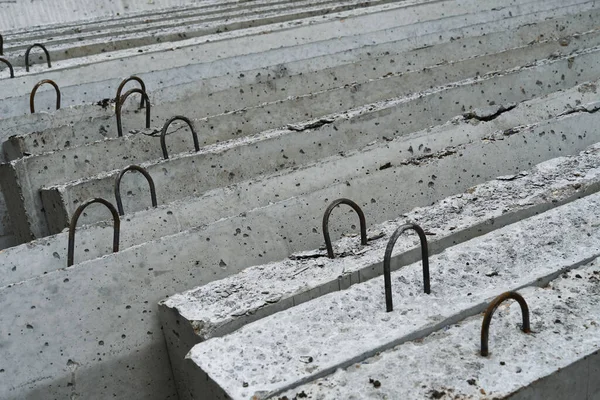 Nieuwe Betonblokken Stoepranden Voor Wegenbouw — Stockfoto