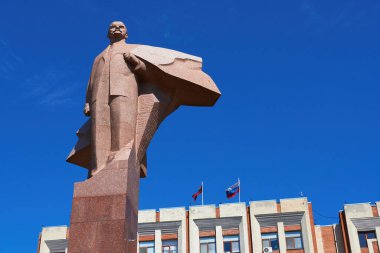 Tiraspol şehir merkezi, Transnistria, Moldova - hükümet binası ve başkanlık sarayı, Lenin anıtı