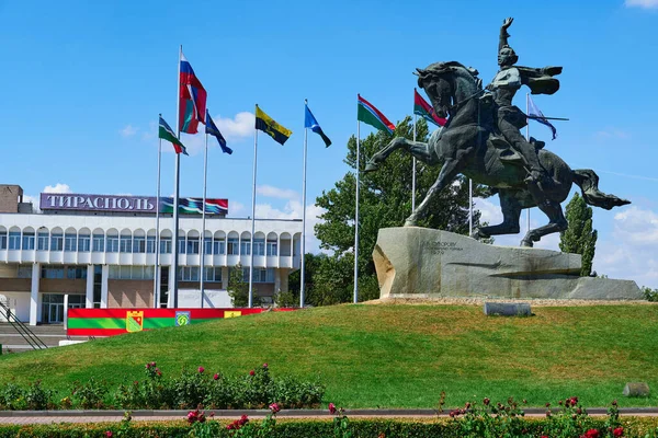 Centro Ciudad Tiraspol Transdniéster Moldavia Monumento Comandante Suvorov Banderas Estado — Foto de Stock