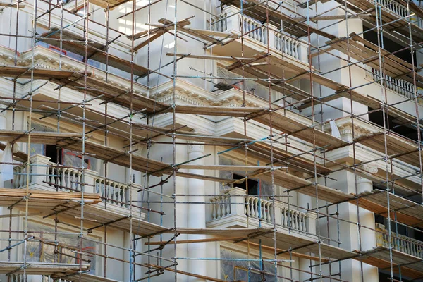 Andamios Nuevo Edificio Como Fondo —  Fotos de Stock