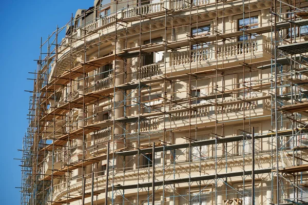 Andaimes Novo Edifício Como Fundo — Fotografia de Stock