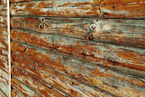 茶色の背景として古い風化した木の板 剥離塗料や亀裂 — ストック写真