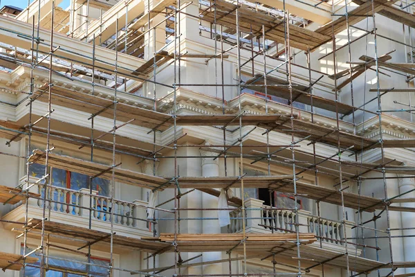 Andamios Nuevo Edificio Como Fondo — Foto de Stock