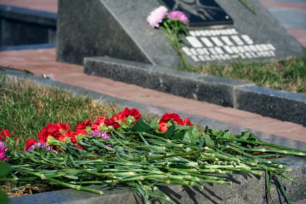 ティラスポル トランスニストリア 2020年9月2日 独立30周年 倒れた兵士への追悼の花 — ストック写真