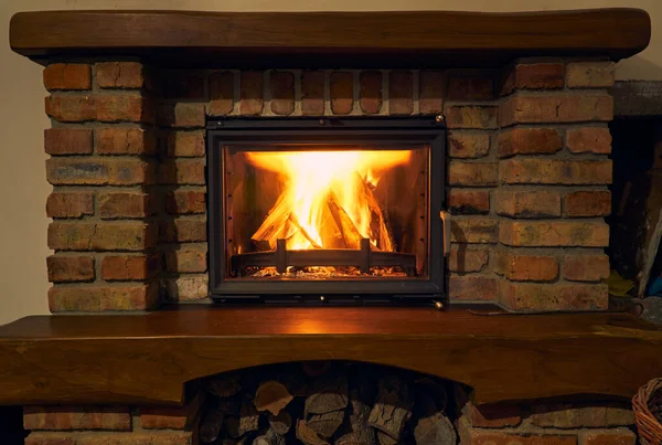 Chimenea Fuego Vista Cercana Como Objeto Fondo Pared Ladrillo — Foto de Stock