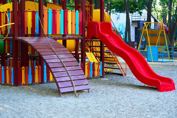 Kinderspielplatz Stadtpark Frühen Morgen Verschiedene Schaukeln Und Karussells — Stockfoto