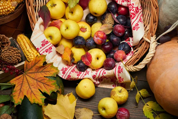 Autumn Still Life Rustic Style Background Leaves Vegetables Fruits Nuts — Stock Photo, Image