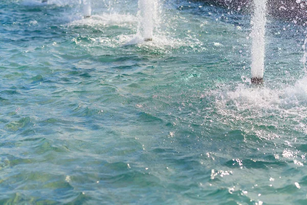 Superficie Del Agua Una Fuente Ciudad Con Luz Del Sol —  Fotos de Stock