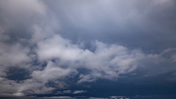 Karanlık Fırtınalı Gökyüzü Yağmur Zamanı Dolmadan Önce — Stok video