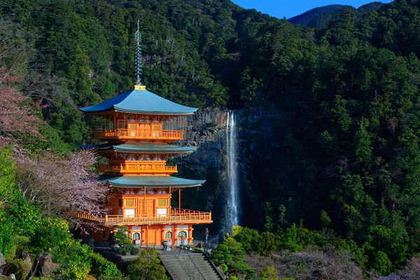 Japanese pagoda and Waterfall — Stock Photo, Image