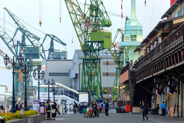 Port Kobe dengan cranes — Stok Foto