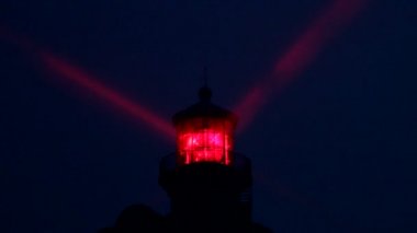 Kızıl Stiff feneri gece aydınlandı, Ushant Adası, Brittany, Fransa