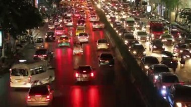 Bangkok 'taki trafik yoğunluğunun gece yarısı Siyam merkez bölgesinde zaman aşımı
