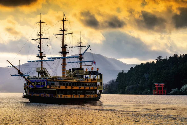 Hakone Japão Maio 2017 Pessoas Não Identificadas Navio Pirata Turístico — Fotografia de Stock