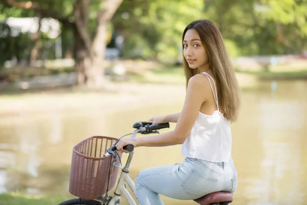 Attractive Beautiful Brunette Asian Woman Riding Bicycle Pond Greenery Background — Stock Photo, Image