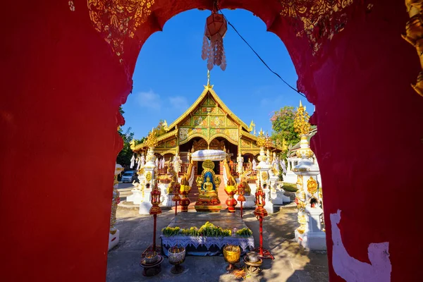 Wat Ming Muang wejście, Chiang Rai — Zdjęcie stockowe