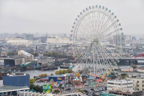 Vista superior do porto de Nagoya com roda gigante — Fotografia de Stock
