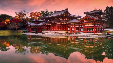 Byodo-'ın Phoenix hall ile Güz renkler
