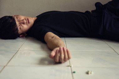 Aşırı doz Tıp tarafından intihar ölüm adam