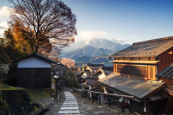 Magome juku town bei Sonnenaufgang im Frühling — Stockfoto