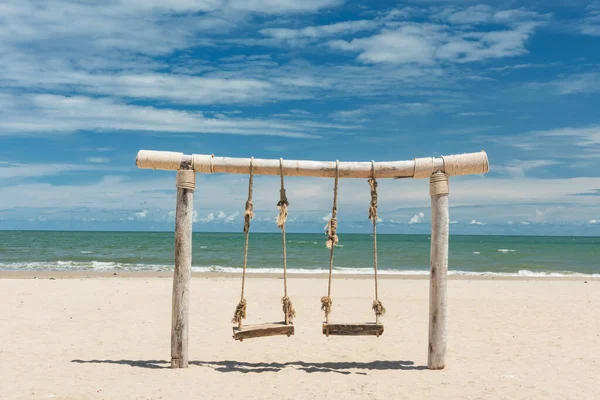 Wooden Rope Swing White Sand Sea Blue Sky Summer Cha — Stock Photo, Image