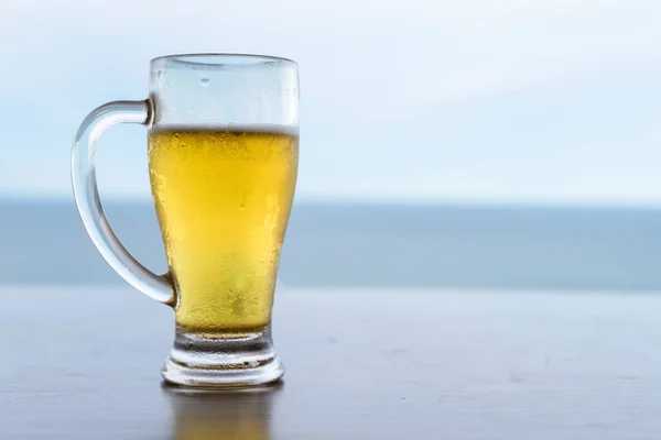 Vers Koud Bier Glas Tafel Met Kopieerruimte Voor Tekst Vakantie — Stockfoto