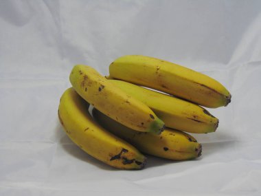 Beyaz dokuda bazı muzlar.