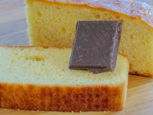 Chocolade Twee Stukjes Biscuit — Stockfoto