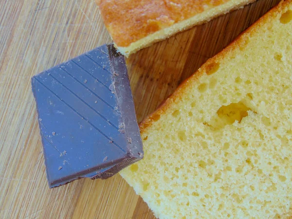 Chocolade Twee Stukjes Biscuit — Stockfoto