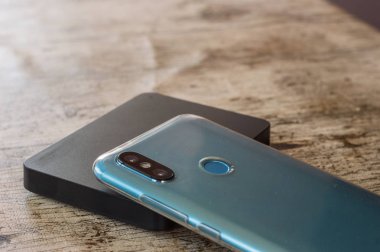 Bir tablodaki teknolojik nesneler.