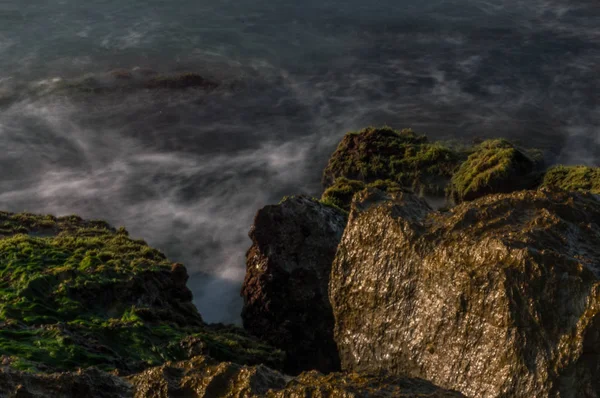 Silk effect photography on some rocks. — Stock Photo, Image