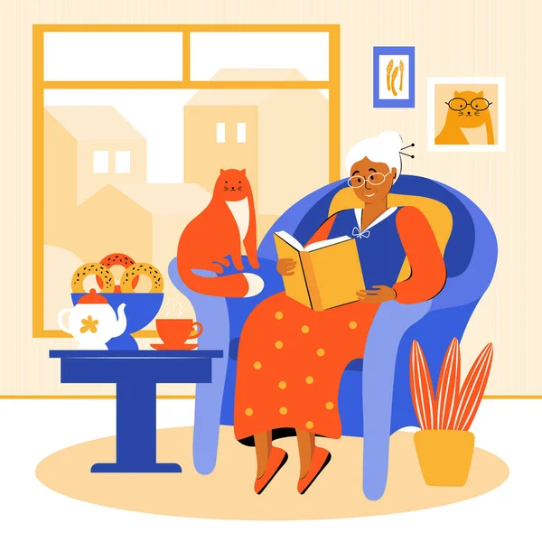 Una donna anziana rimane a casa durante la quarantena. La nonna è seduta su una sedia vicino alla finestra, a leggere un libro. Il pensionato beve tè con torte fatte in casa. Vecchia donna trascorre del tempo con il suo animale domestico . — Vettoriale Stock