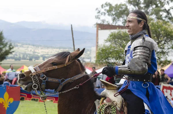 Tlaxcala Messico Settembre 2018 Cavaliere Con Abiti Blu Armatura Cavallo — Foto Stock