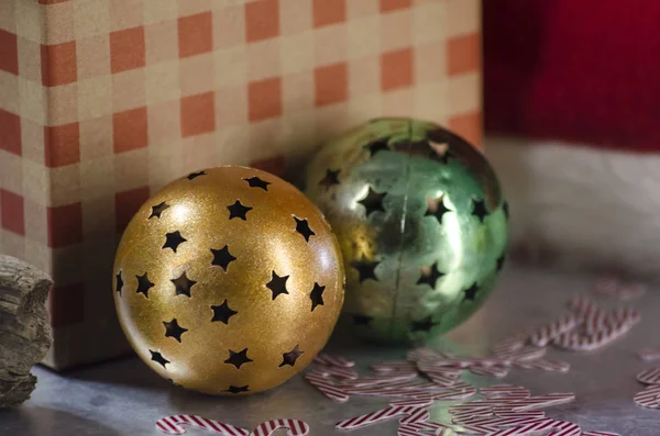 Oranje Groene Kerstballen Met Sterren Kerstdecoratie Met Kerstballen Presenteert Candy — Stockfoto