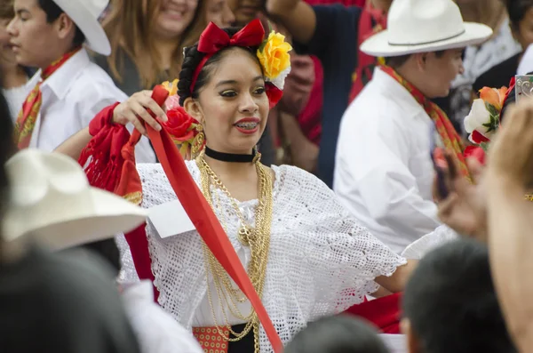 Xalapa Veracruz Mexico Novembro 2018 Jovem Vestida Com Roupas Tradicionais — Fotografia de Stock