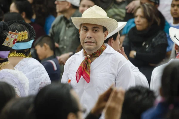 Xalapa, Veracruz, Meksika - 18 Kasım 2018: Geleneksel giysileri kaydı La Bamba 2018 yılında Xalapa, Veracruz, Meksika, dans ile giyinmiş bir adam portresi